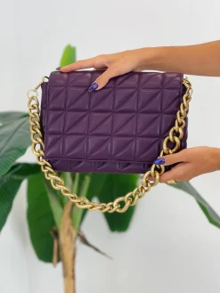 Bolso piel acolchado con cadenas