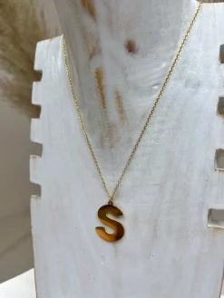 Collar letra grande acero