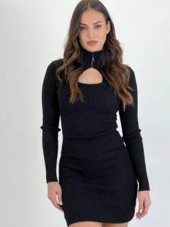 Vestido de punto escote cut out